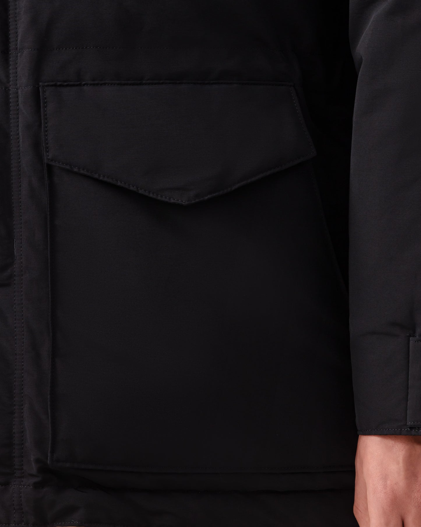 Down Mountain Parka : Black