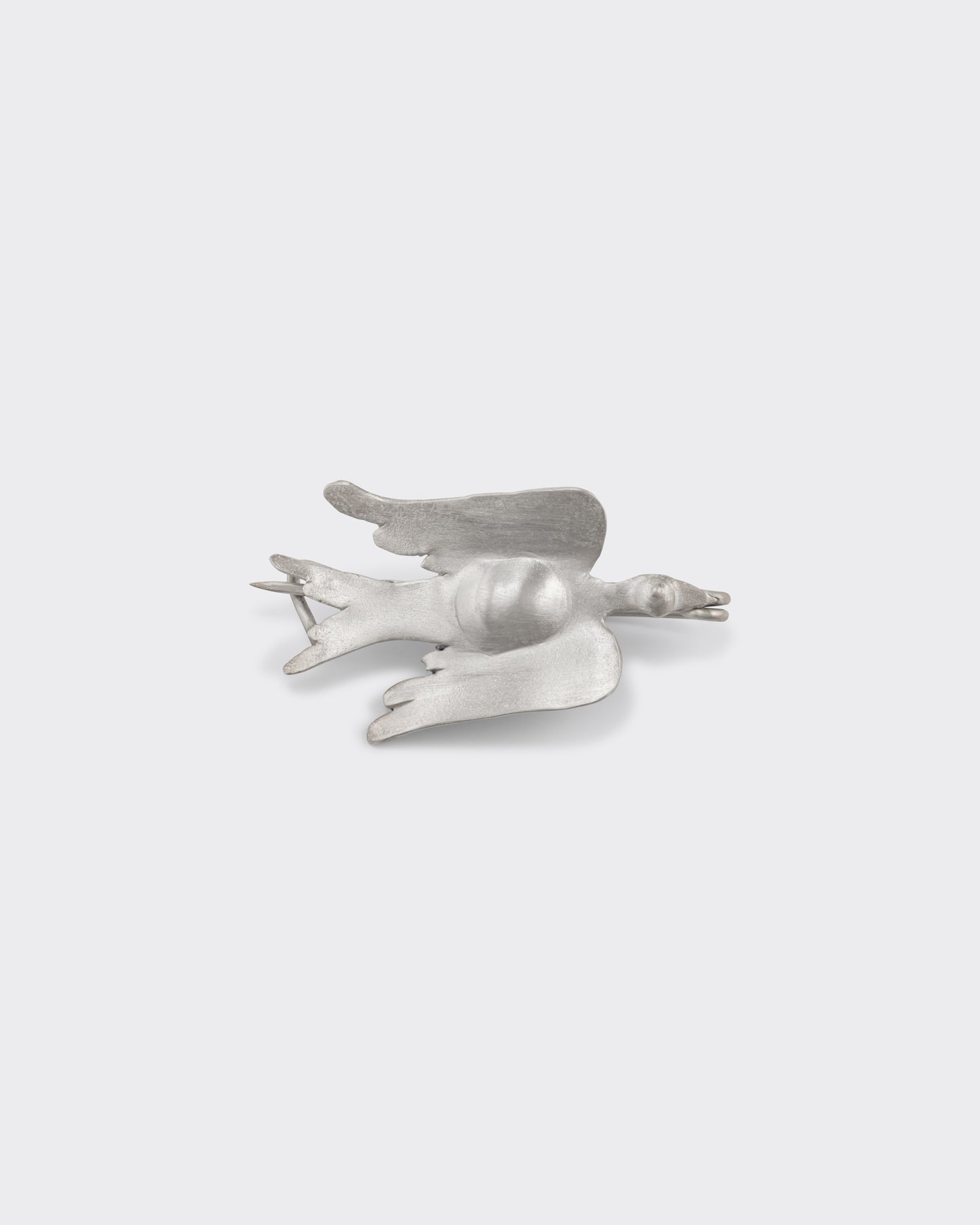 Rier bird brooch in 925 sterling silver by Zoé Mohm, detail view