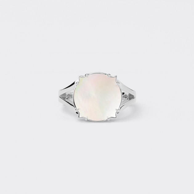Mother of Pearl Ring : White Gold