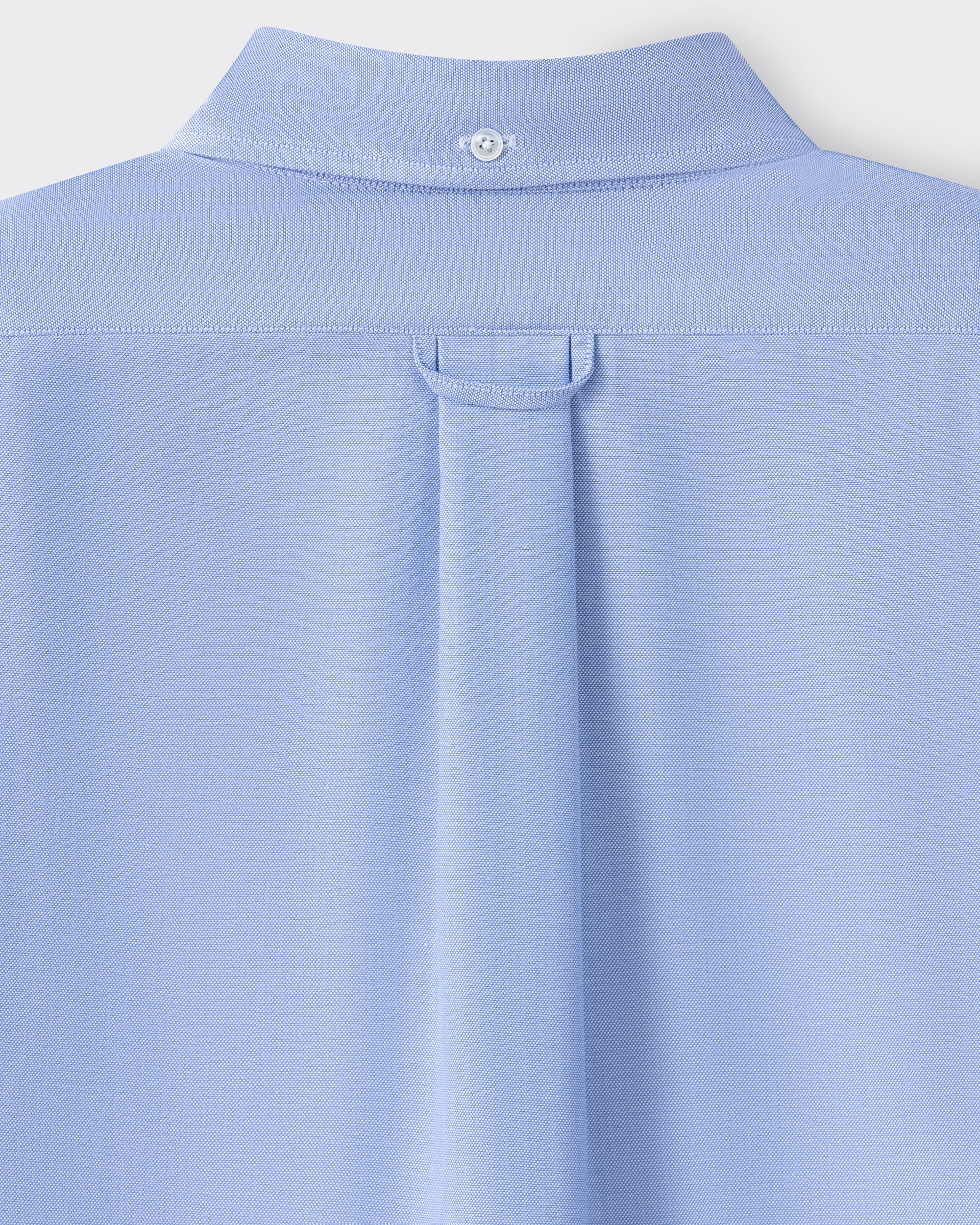 Back box pleat and locker loop detail, sky blue OCBD shirt, BEIGE HABILLEUR PARIS