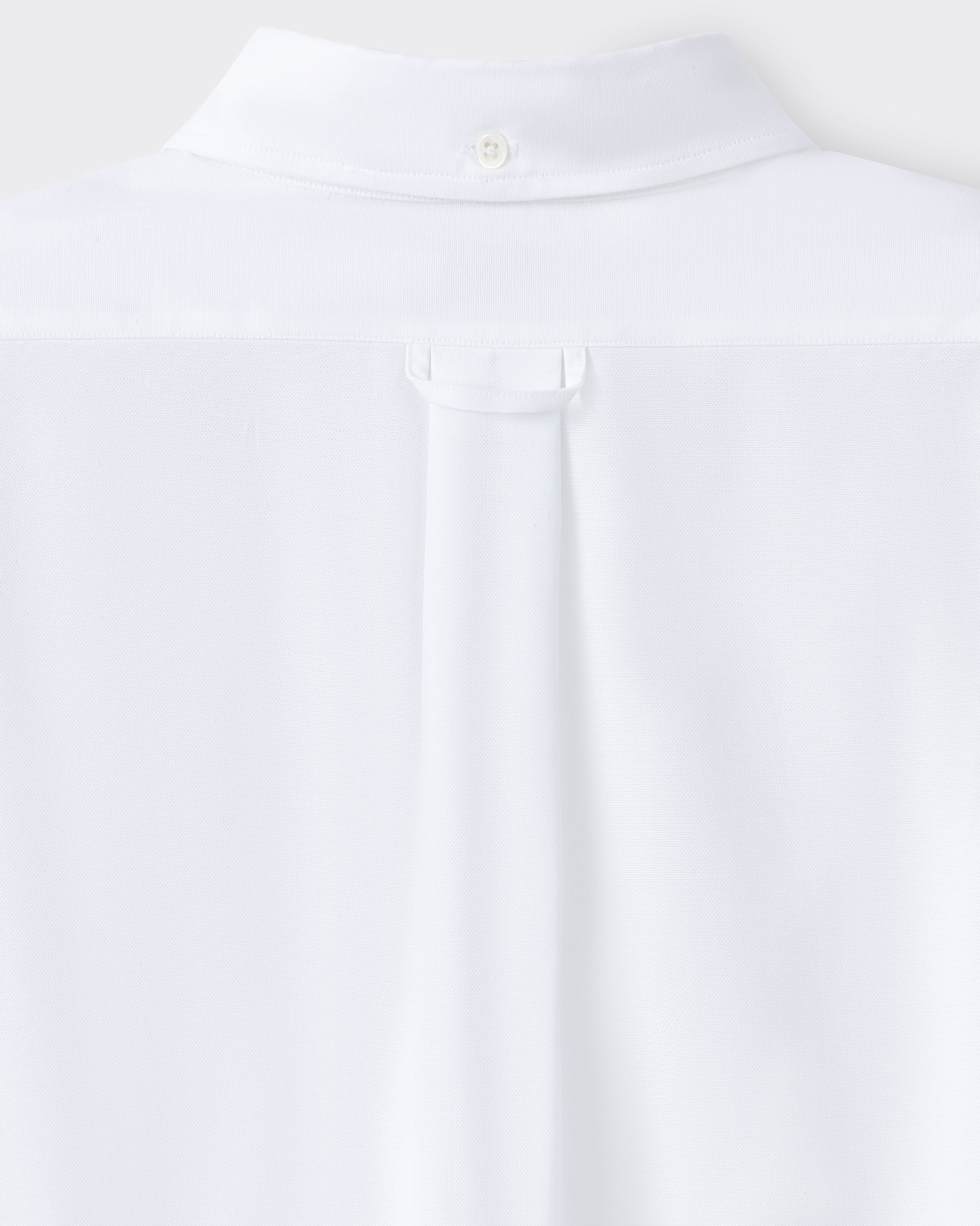 Back box pleat and locker loop detail, white OCBD shirt, BEIGE HABILLEUR PARIS