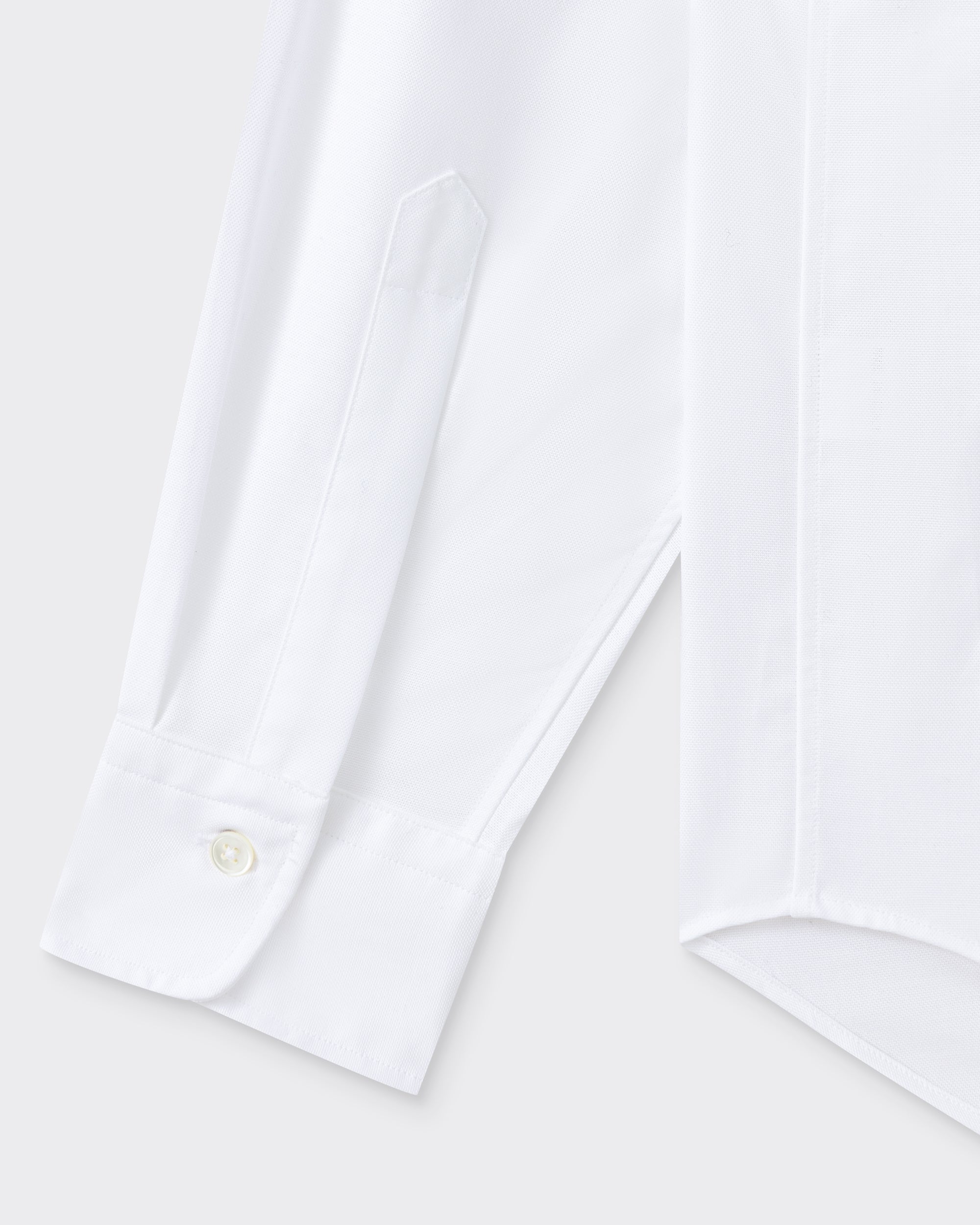 Cuff detail with mother-of-pearl button, white OCBD shirt, BEIGE HABILLEUR PARIS
