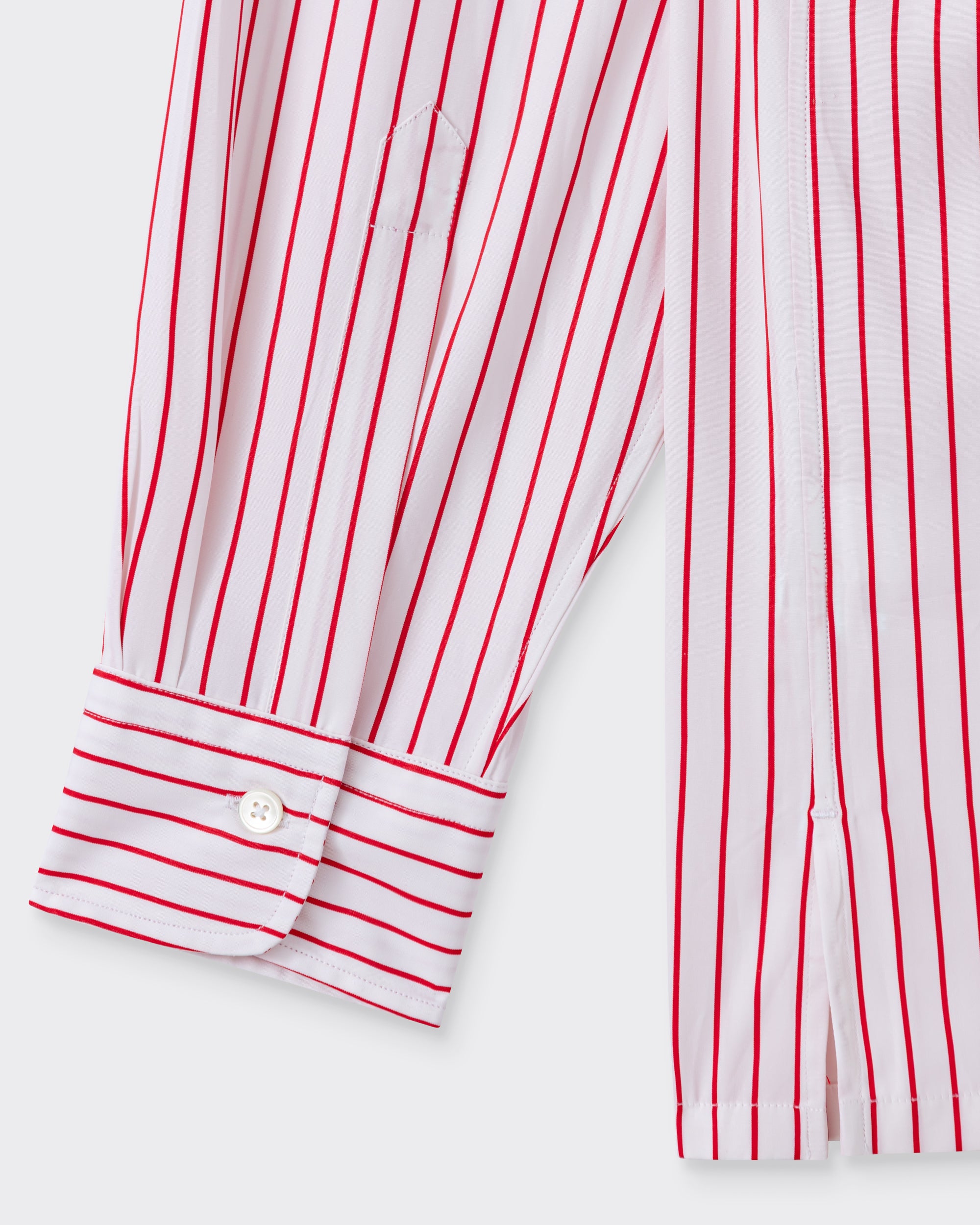Cuff detail with mother-of-pearl button, white and red poplin shirt, BEIGE HABILLEUR PARIS