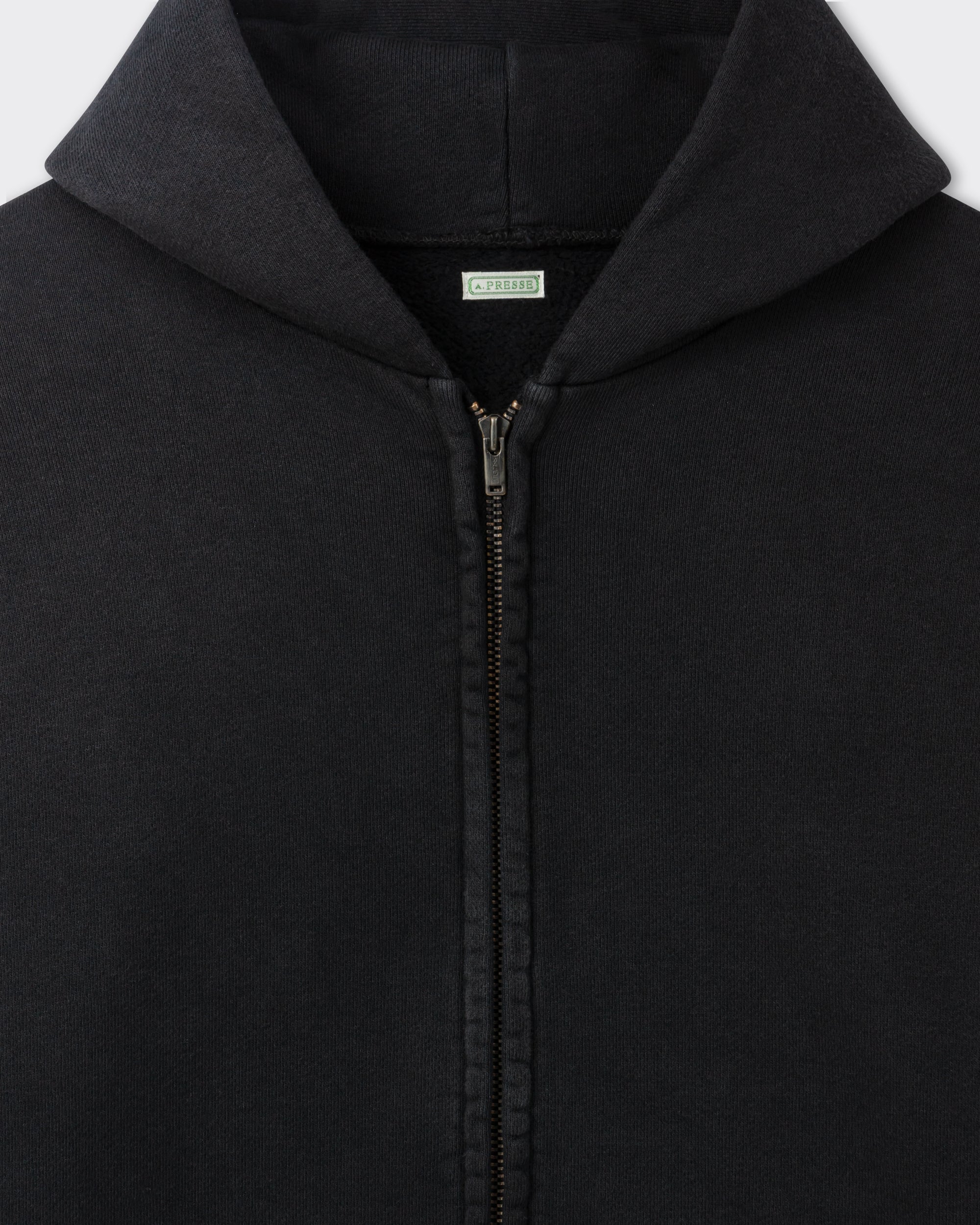 A.PRESSE zip hooded sweatshirt in black cotton fleece, close-up on the fleece and zip