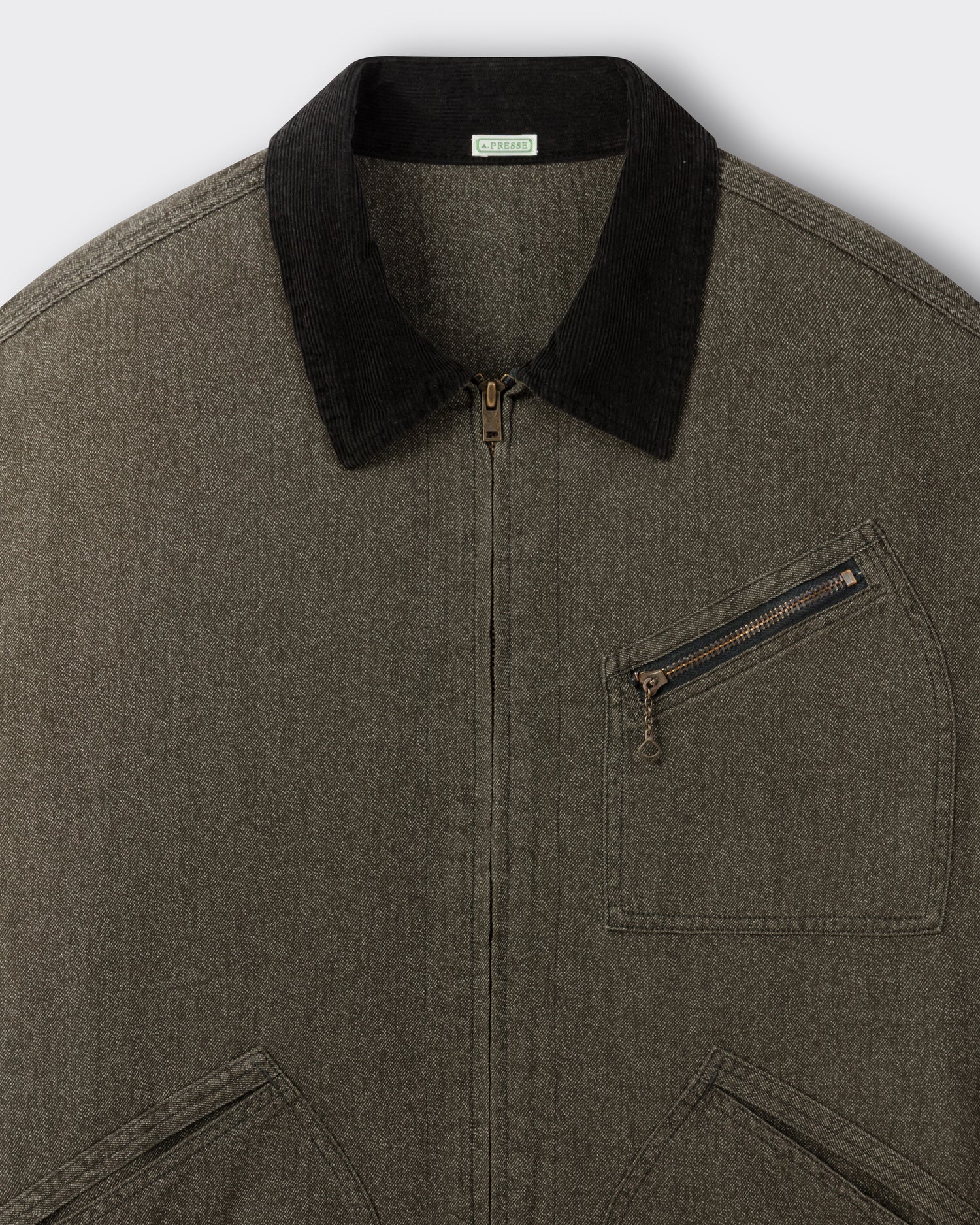 A.PRESSE work jacket in grey cotton chambray, close-up on the fabric and pockets