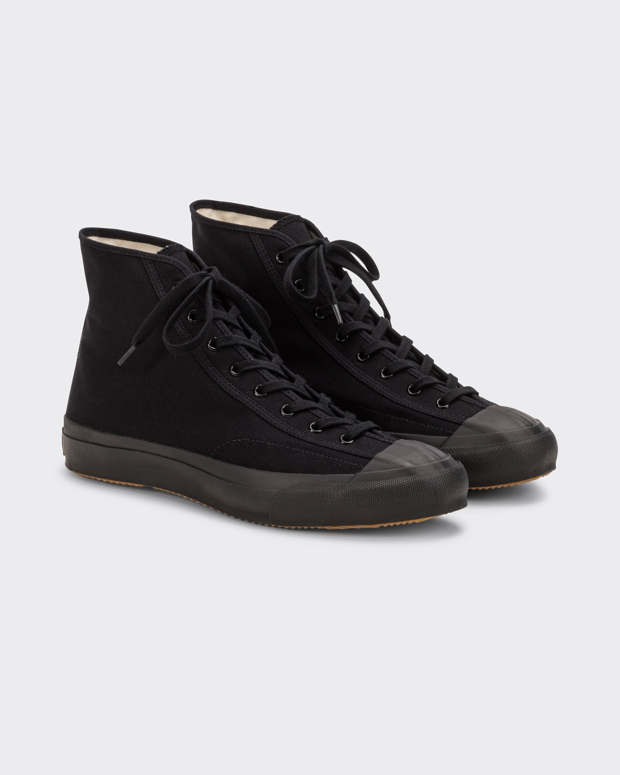 Moonstar Gym Classic Hi in black canvas, three-quarter view of the high-top trainer