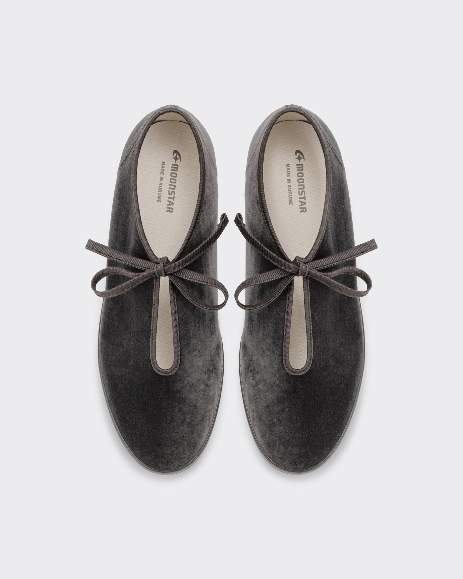 Detail of the Moonstar Lite Prim women's charcoal velvet upper