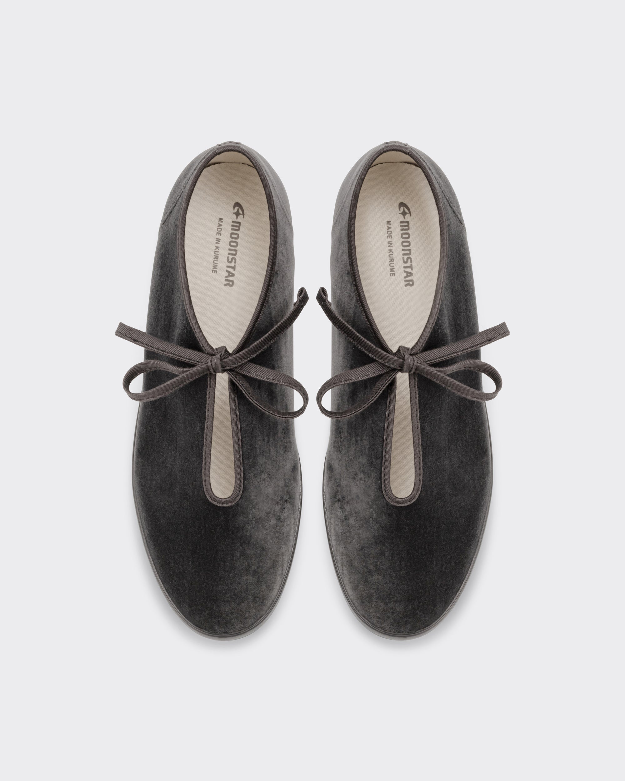 Detail of the Moonstar Lite Prim women's charcoal velvet upper