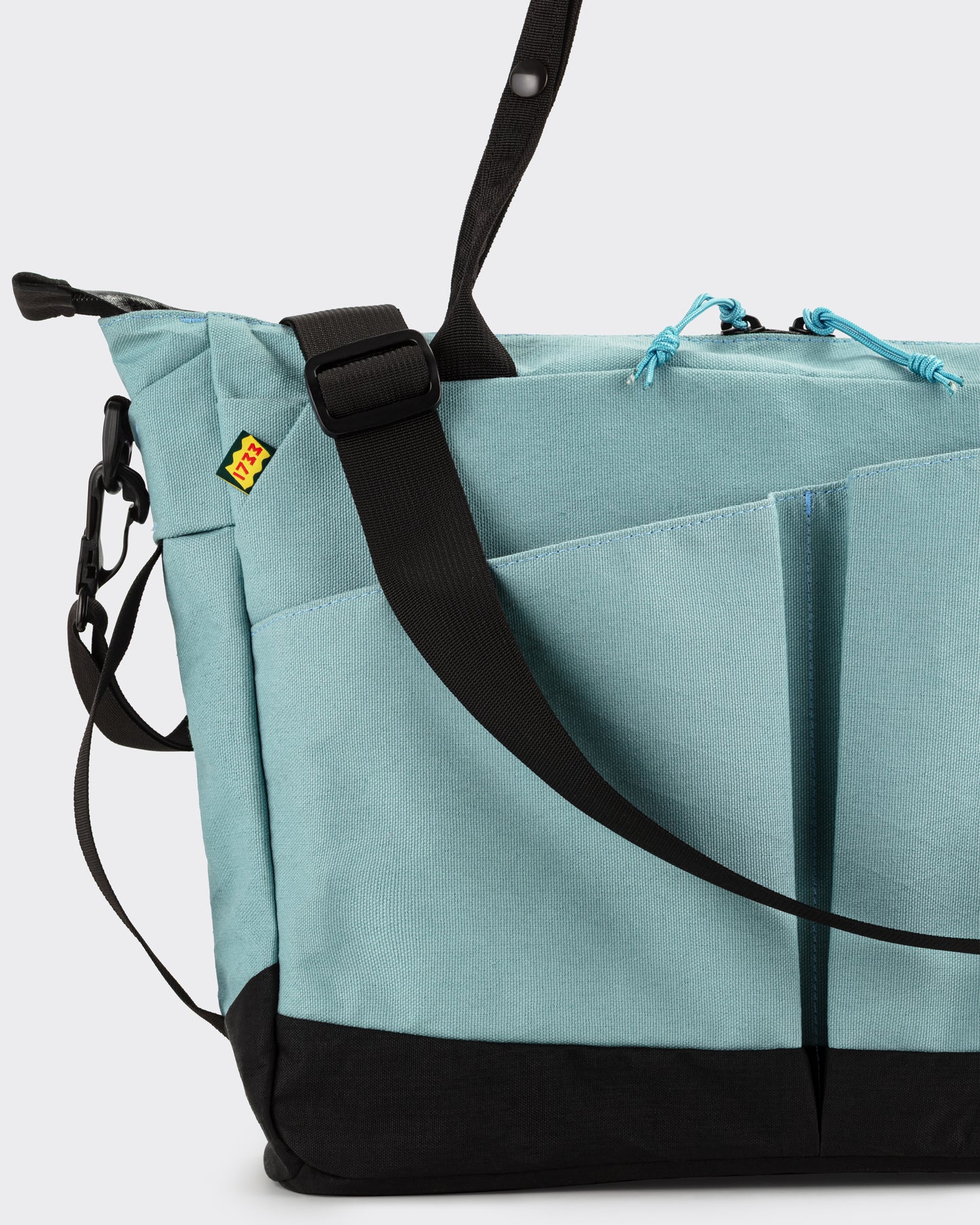 1733 Daily Tote 17.5L in glacier blue X-Pac X11 canvas, side view, BEIGE HABILLEUR PARIS