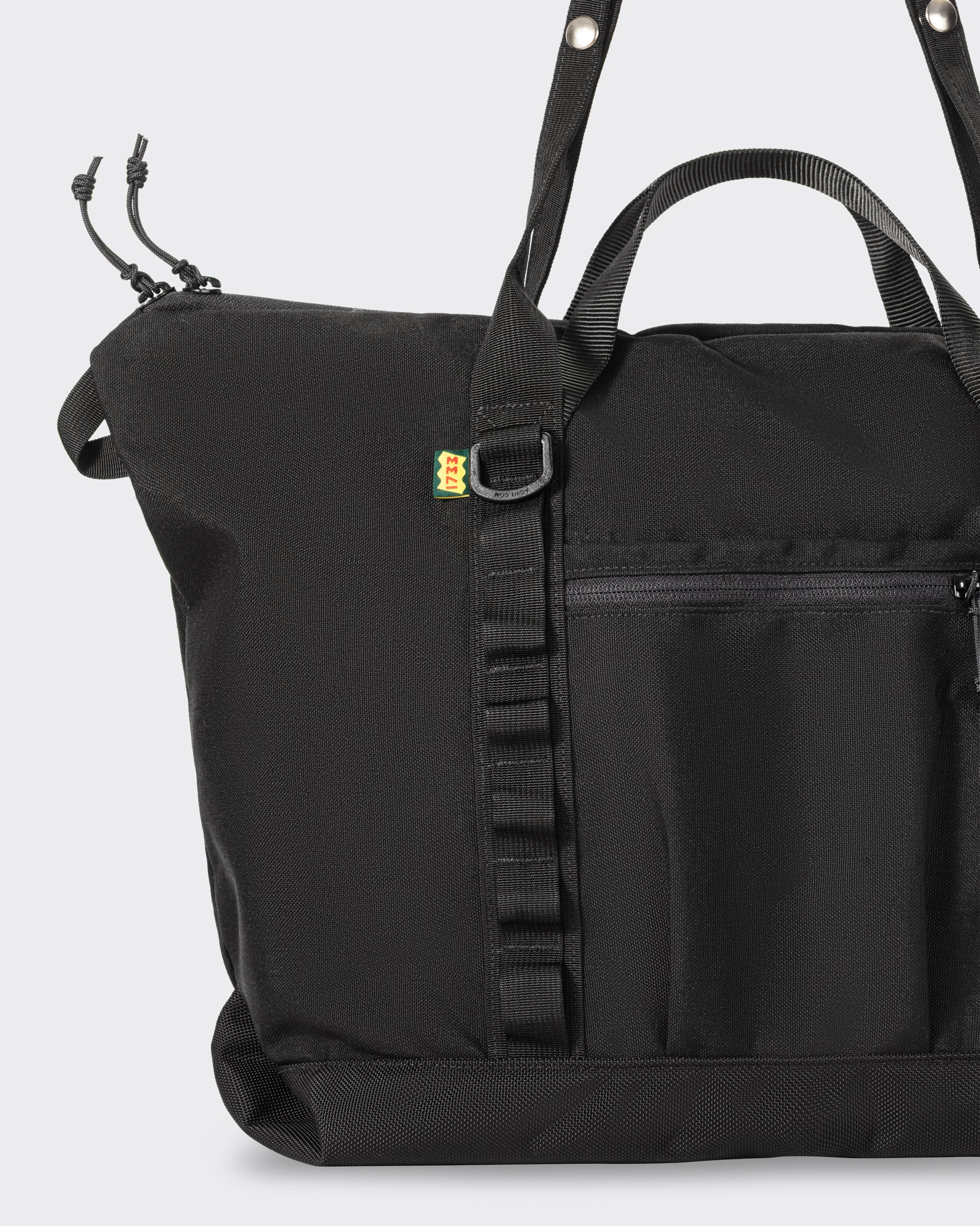 1733 Zip Tote 28L in black Cordura nylon, side view, BEIGE HABILLEUR PARIS