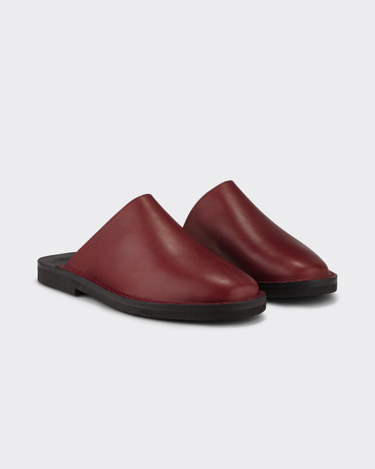 Carmin Red leather Gardian mules top view, handcrafted in France for BEIGE HABILLEUR PARIS