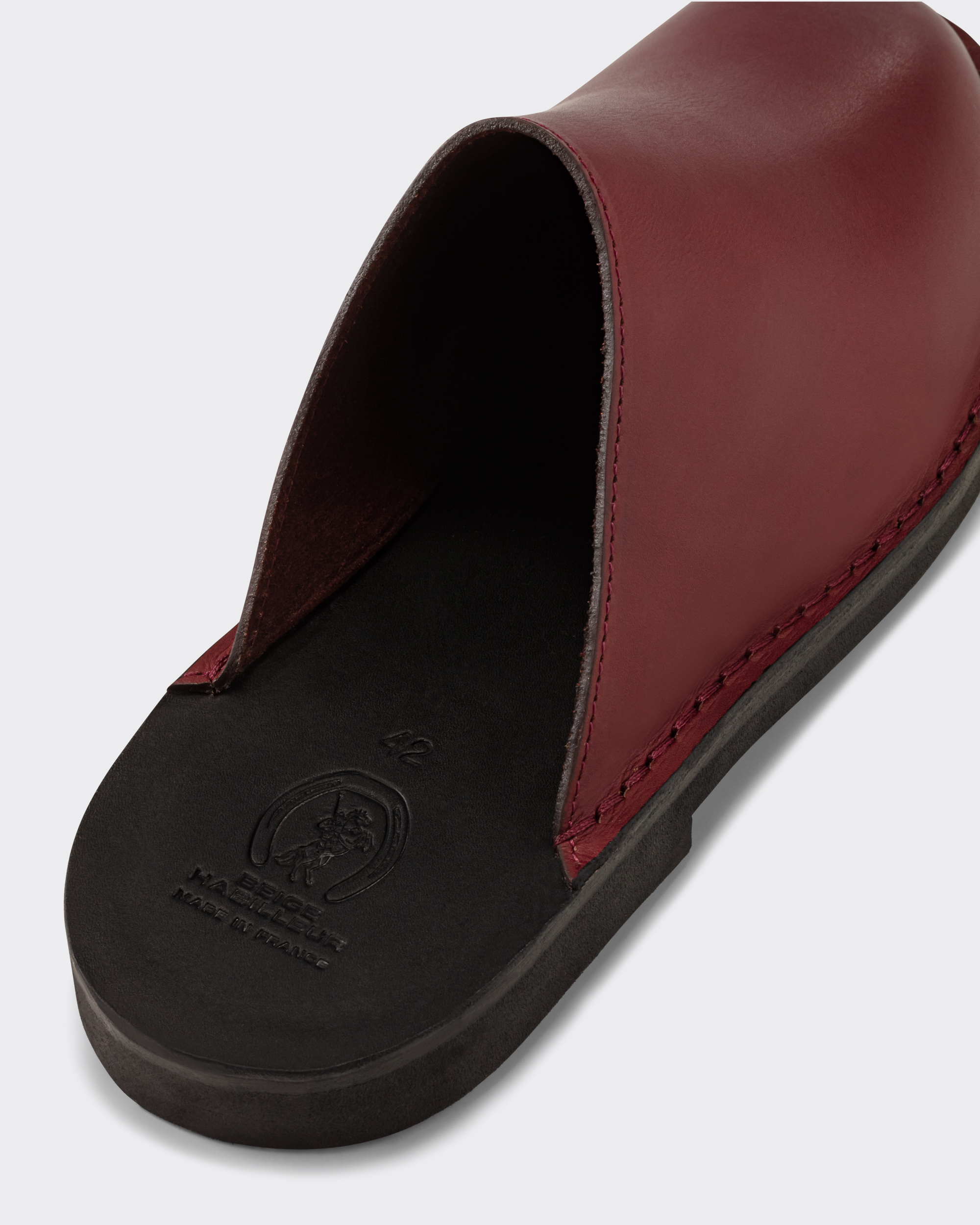 Carmin Red Suportlo leather Gardian mules detail, BEIGE HABILLEUR PARIS
