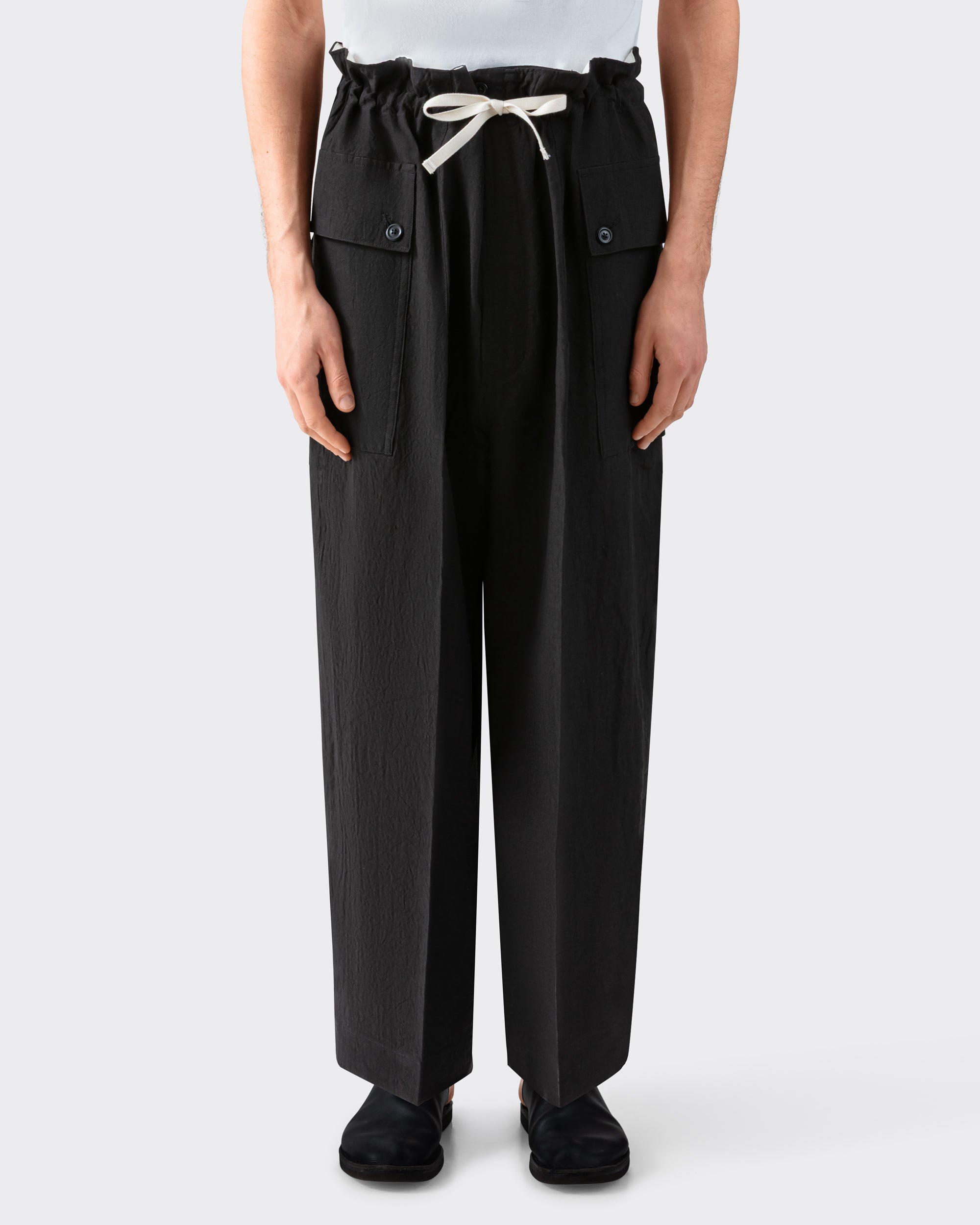 Pantalon large militaire lin Haversack noir vue de face