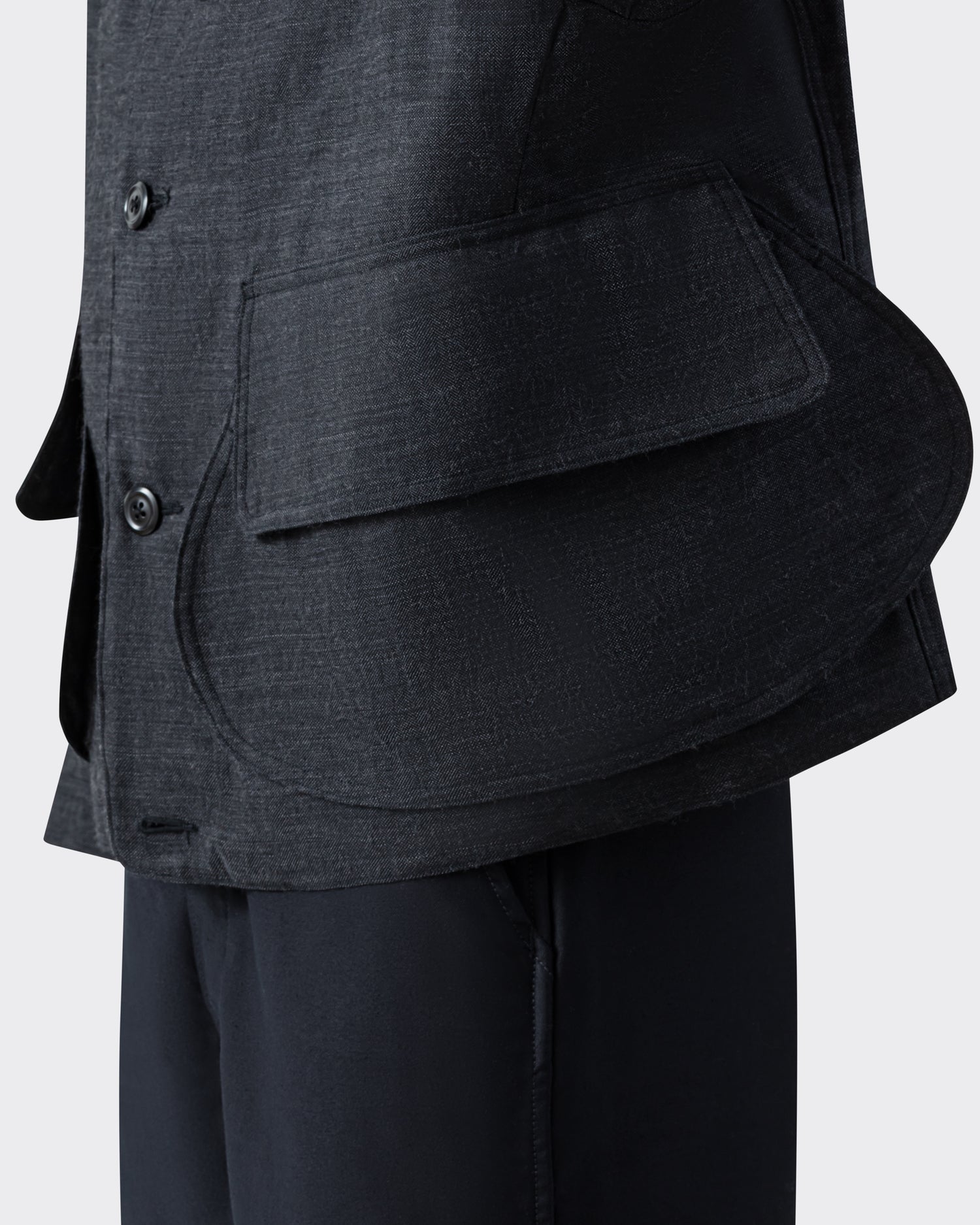 Half-moon gusseted pockets detail Haversack jacket