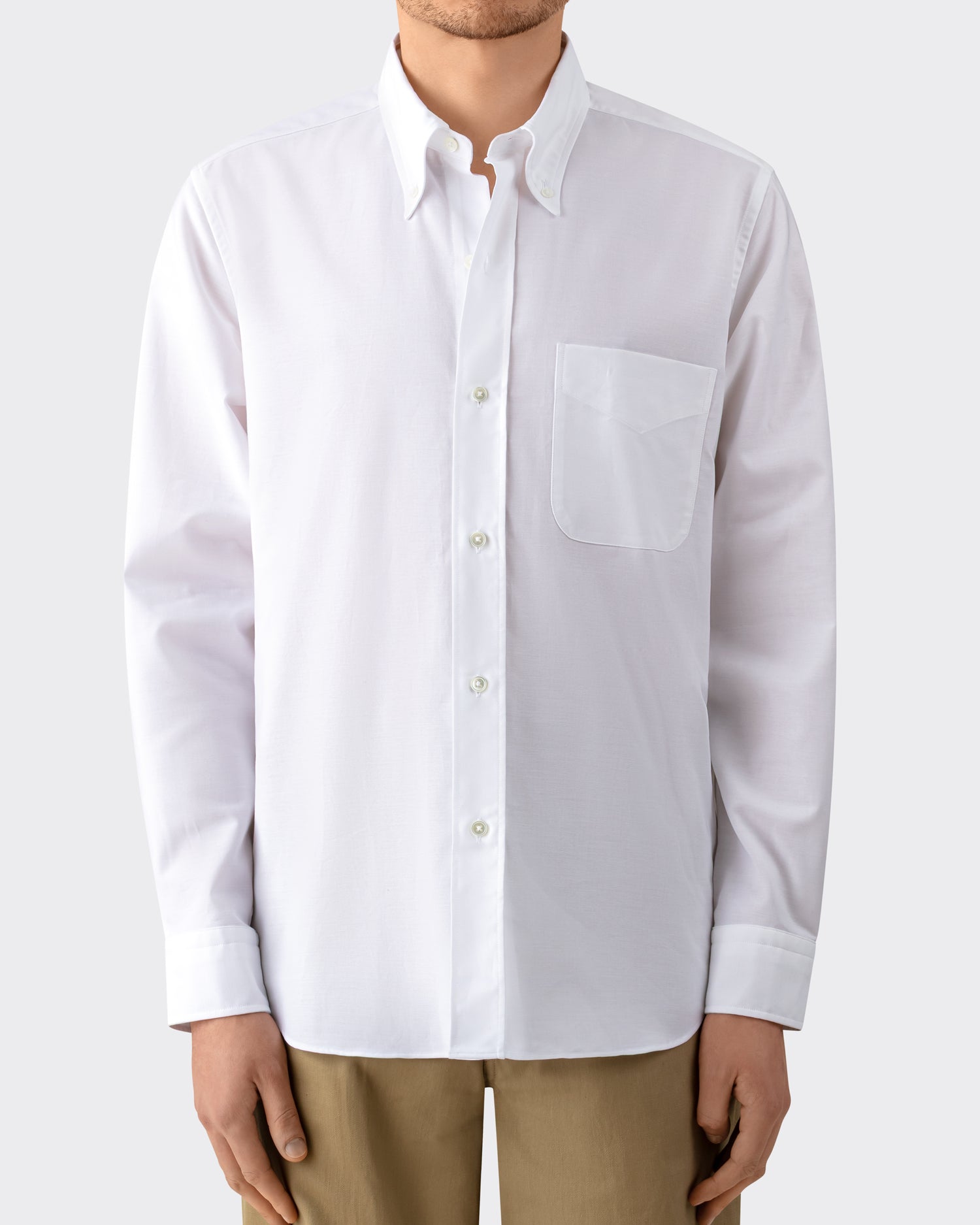 Model wearing white cotton oxford OCBD shirt, BEIGE HABILLEUR PARIS