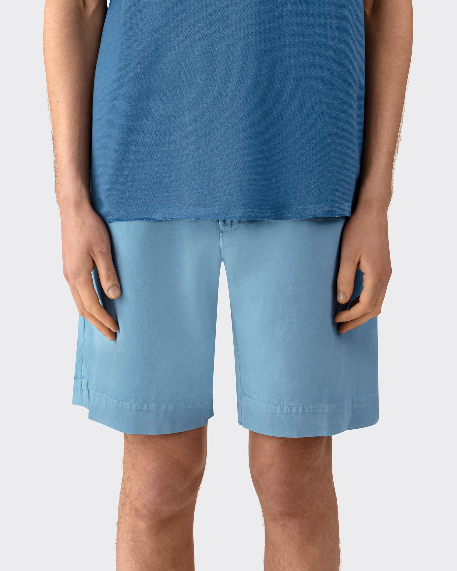 Arpenteur Repos S cotton shorts in pastel worn by model at Beige Habilleur Paris