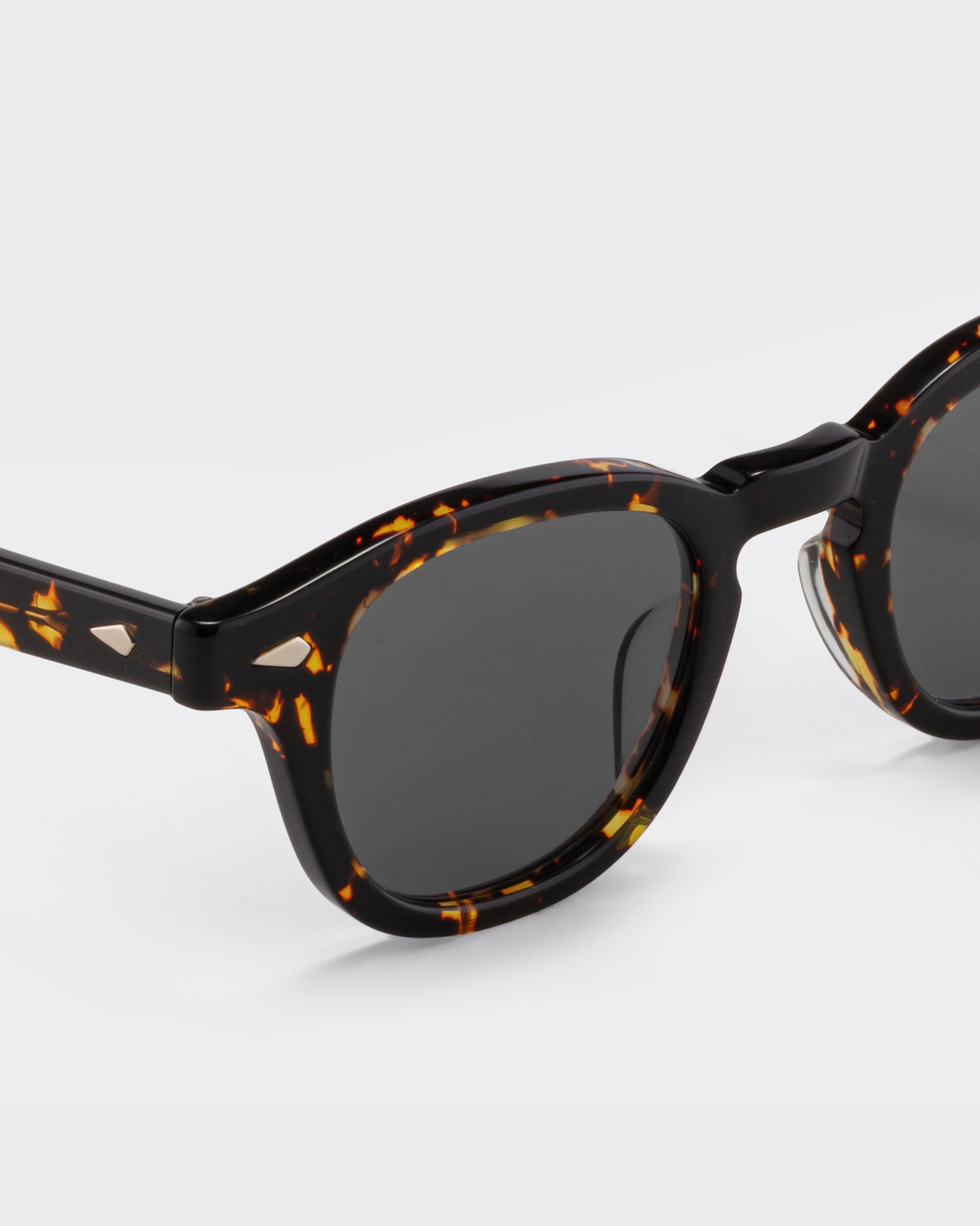 JULIUS TART AR : Écaille Noir