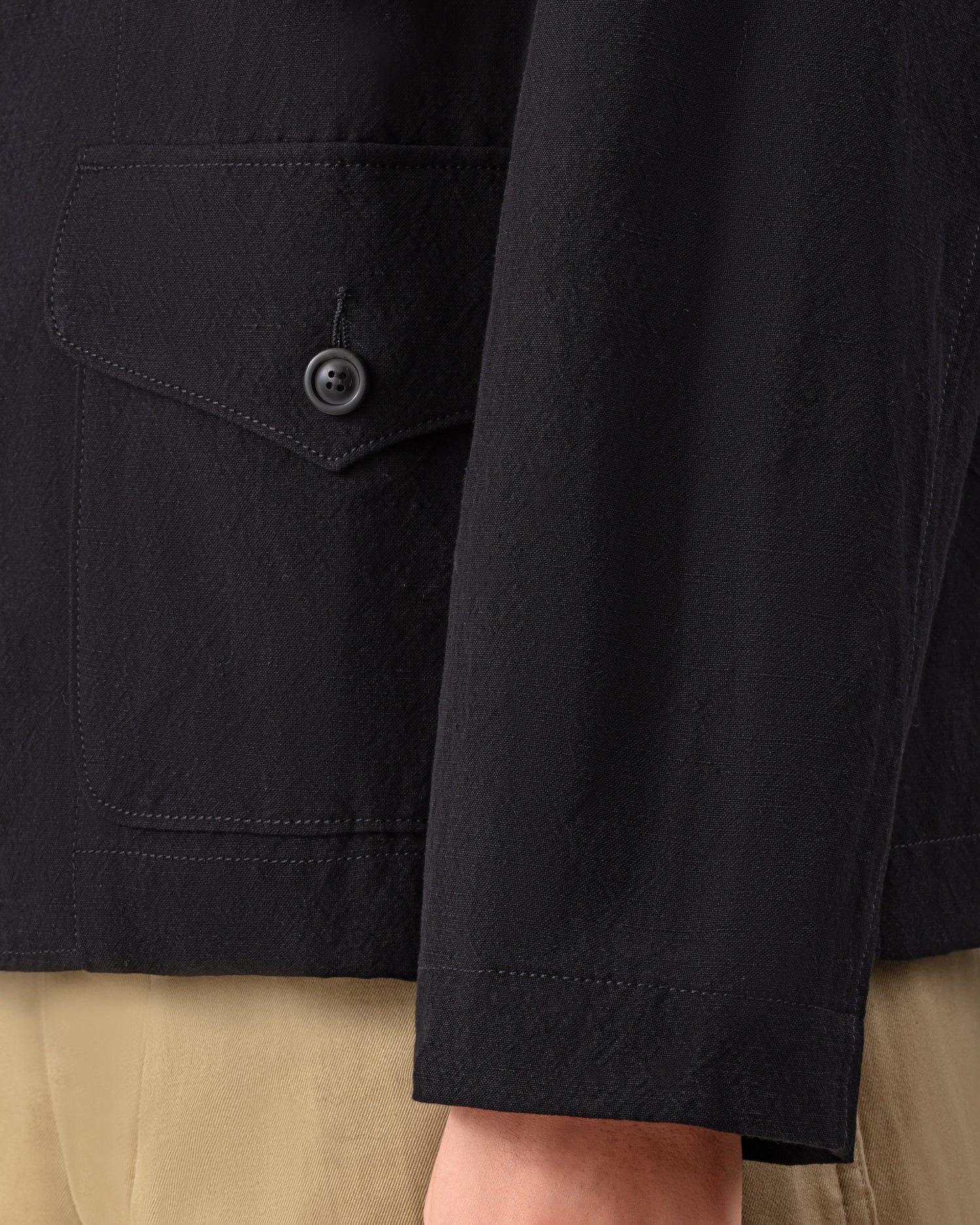 Détail poches et boutons corne veste chasse Jean Laumet